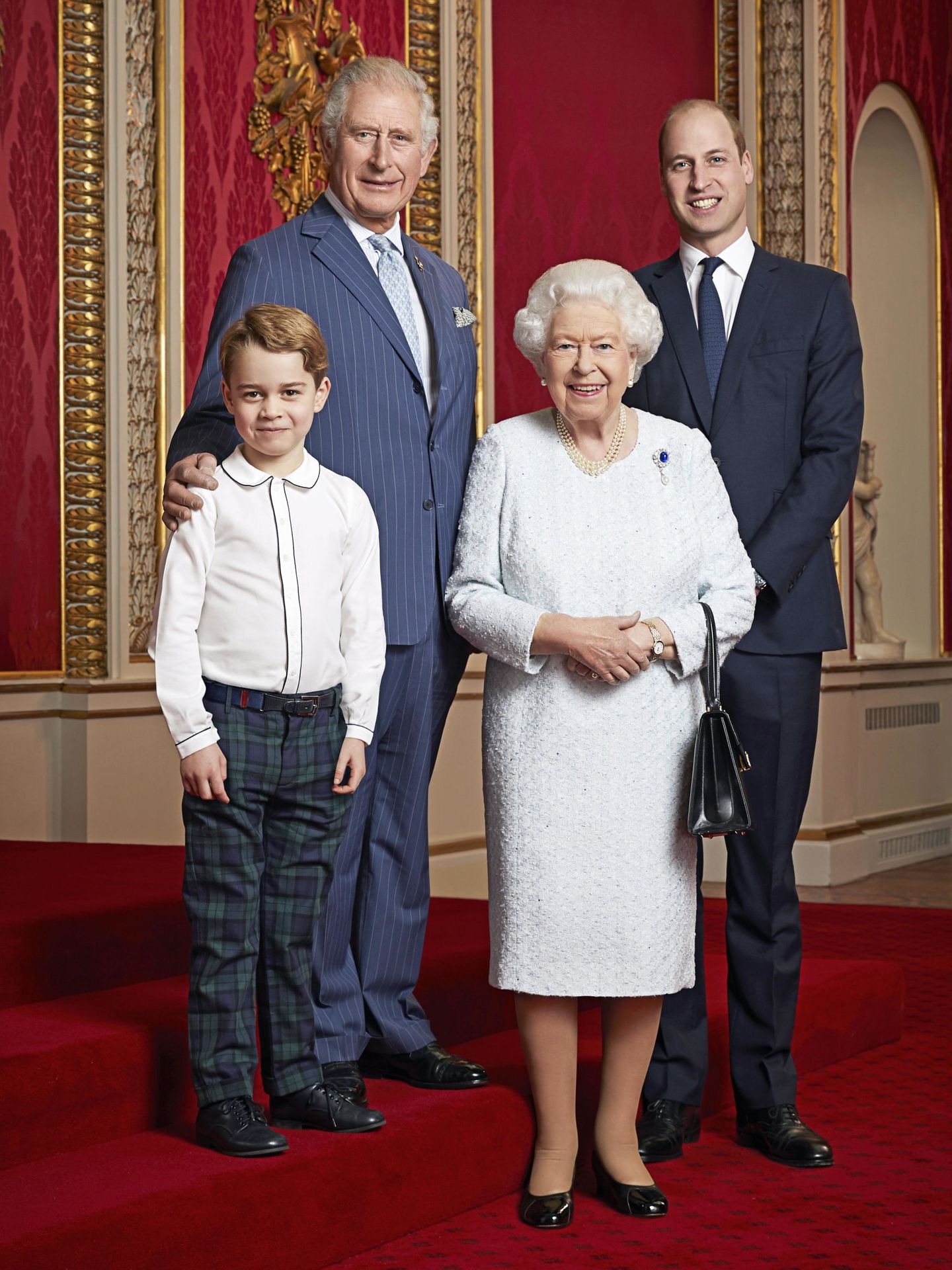 La reina, con sus herederos. (Reuters)