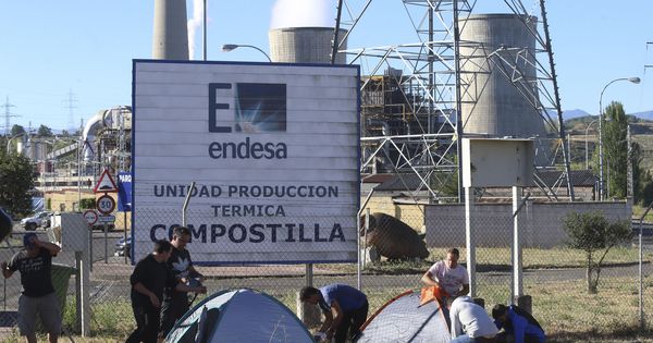 Foto: Planta térmica de carbón Compostilla II en León. (EFE)