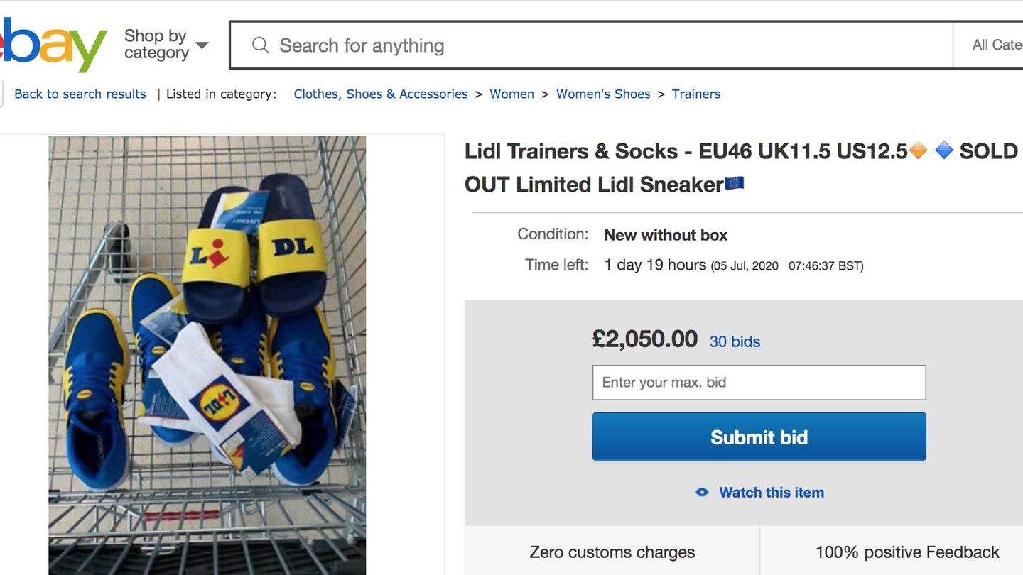 Un usuario de eBay Reino Unido vende zapatillas y calcetines por un precio abusivo