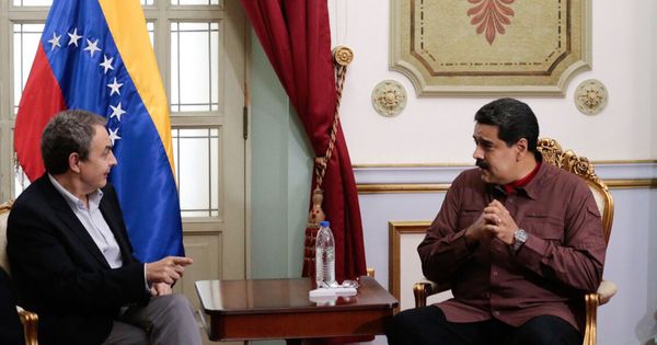 Foto: El presidente venezolano, Nicolás Maduro (d), reunido con el exjefe del Gobierno español José Luis Rodríguez Zapatero. (EFE)