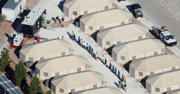 Foto: Imagen aérea del campo de acogida que la Administración Trump ha montado en Texas para los niños no acompañados. (Reuters)
