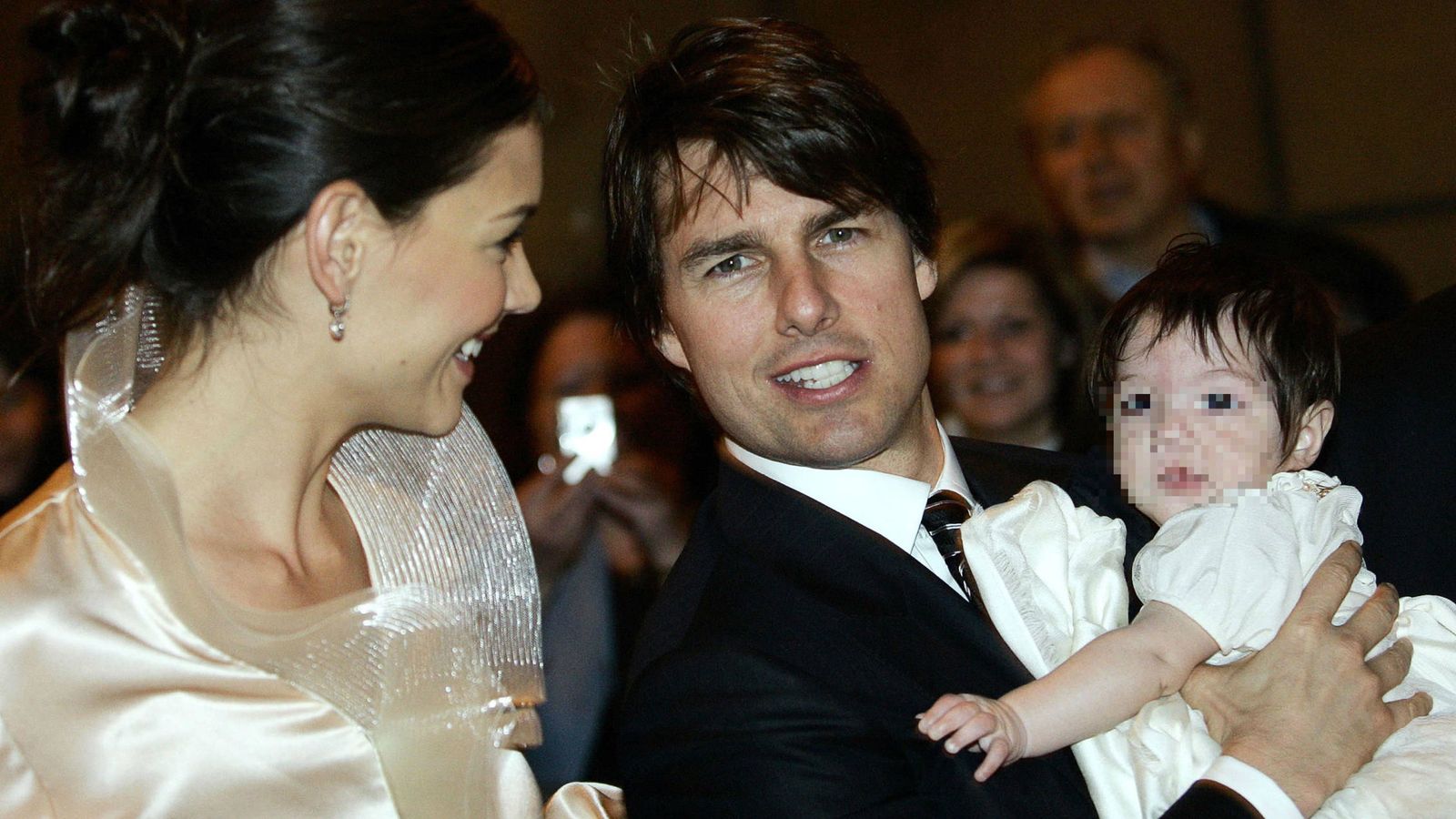 Foto: Katie Holmes, Tom Cruise y Suri Cruise el día de la boda de la pareja (Gtres)