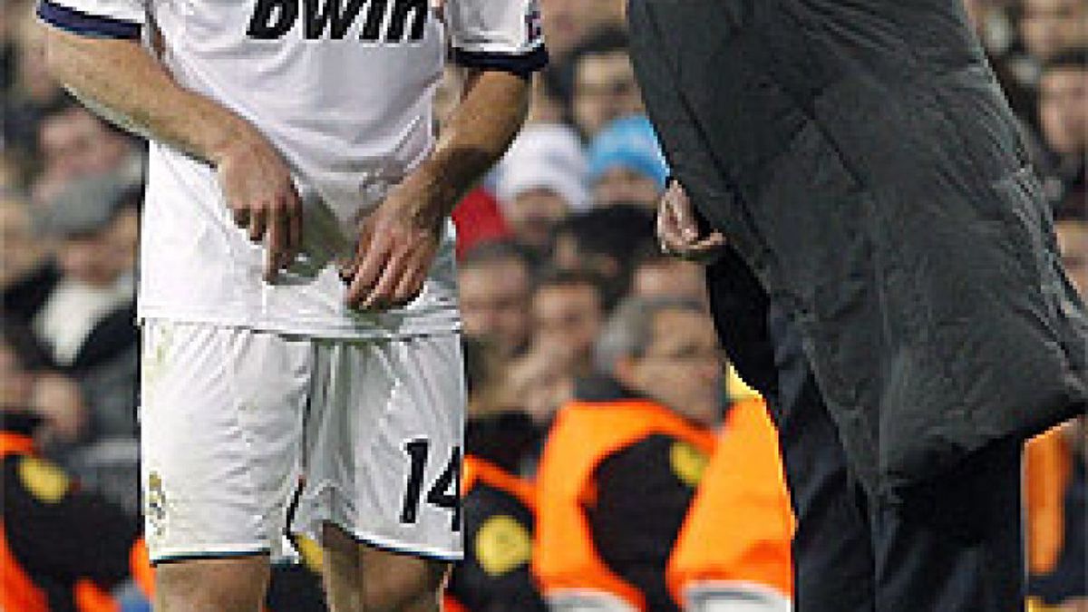 En el Bernabéu preocupa más que no encuentran sustituto para Xabi Alonso que su renovación