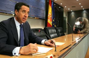 El choque entre Rajoy y Zaplana a cuenta de los estatutos divide a la cúpula del PP en dos