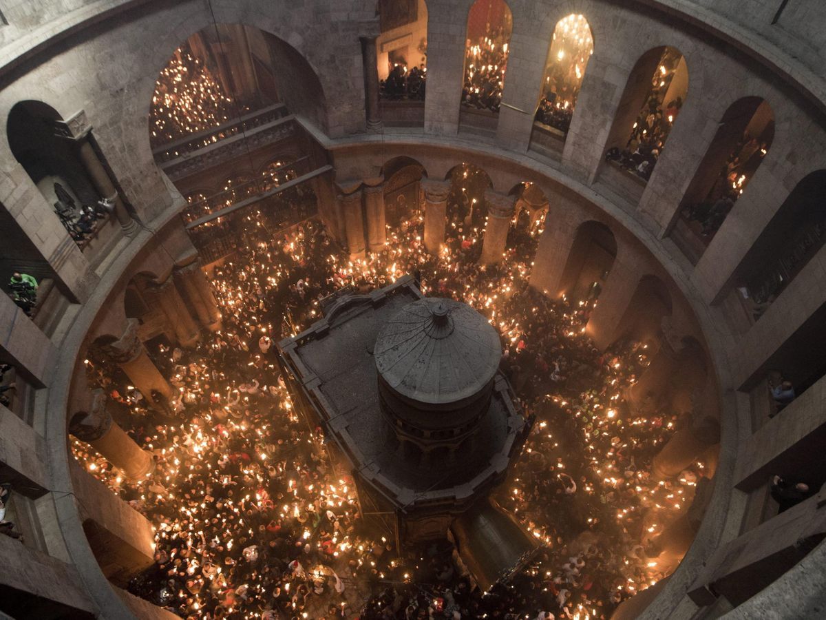 Foto: Foto de archivo de la iglesia ortodoxa griega del fuego santo o Santa Luz de Jerusalén. (EFE)