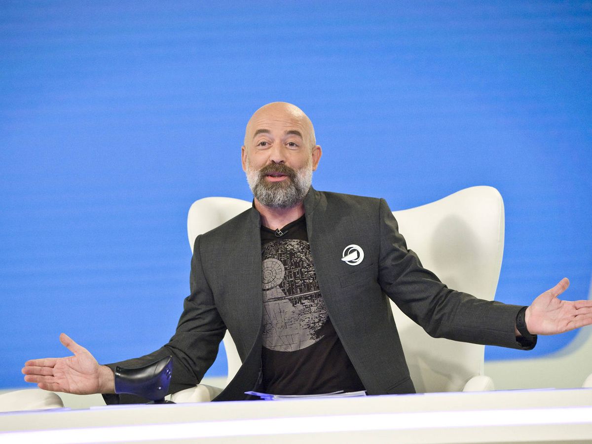 Foto: Goyo Jiménez, conductor de la tercera temporada de 'Órbita Laika'. (RTVE)