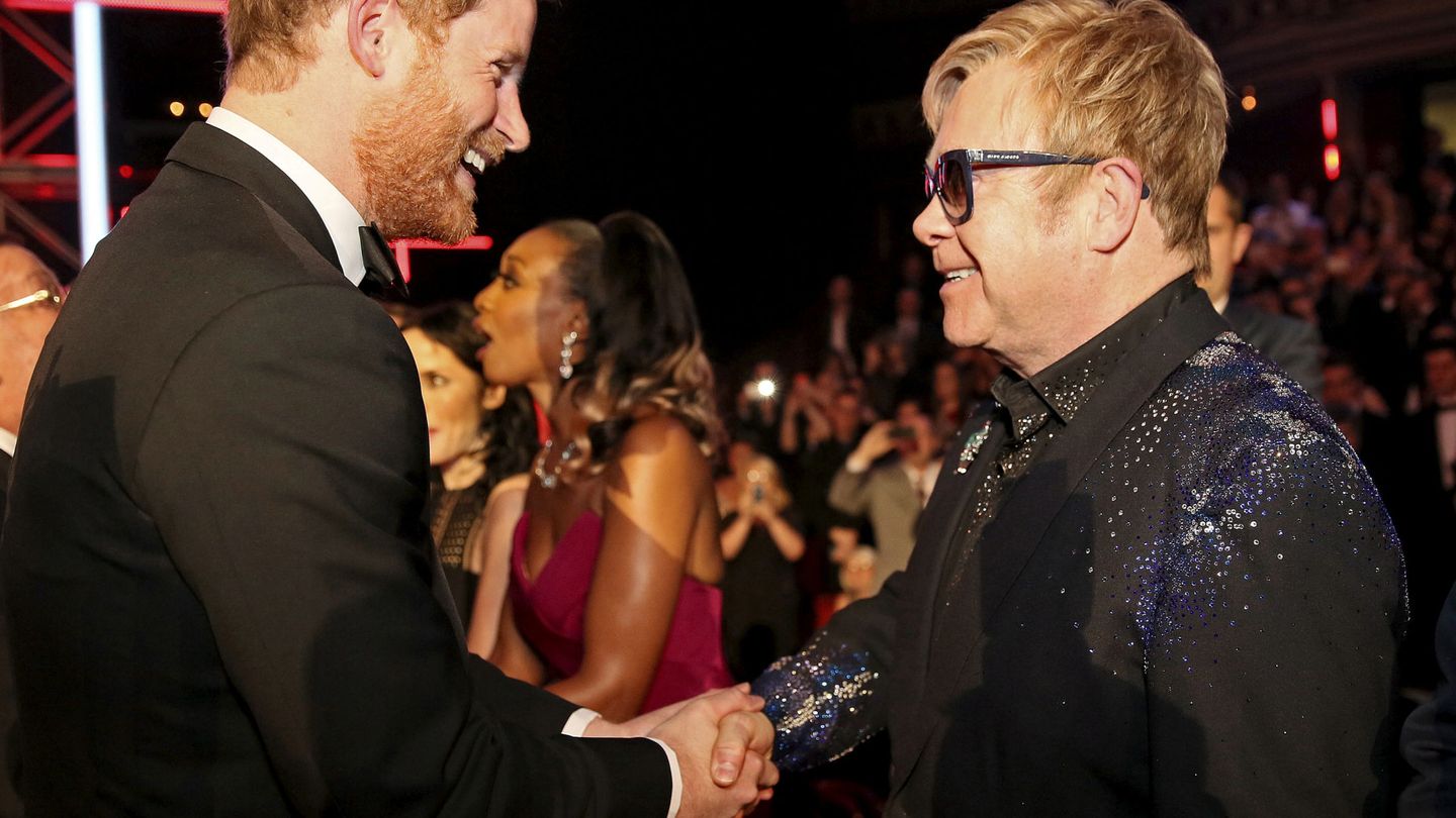 El príncipe Harry y Elton John en una imagen de archivo. (Reuters)