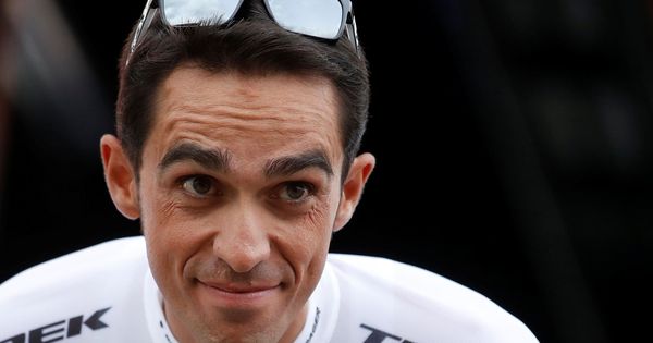 Foto: Alberto Contador sonríe en Duesseldorf antes de disputar la primera etapa del Tour 2017 (Reuters).