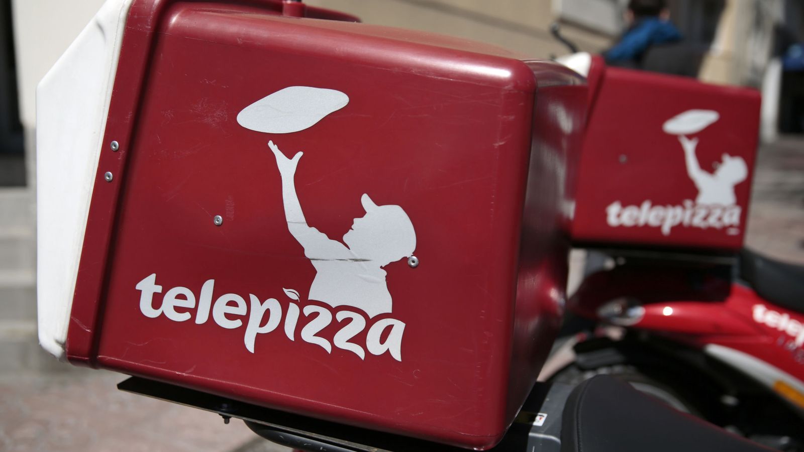 Foto: Motos de reparto de Telepizza. (Reuters)