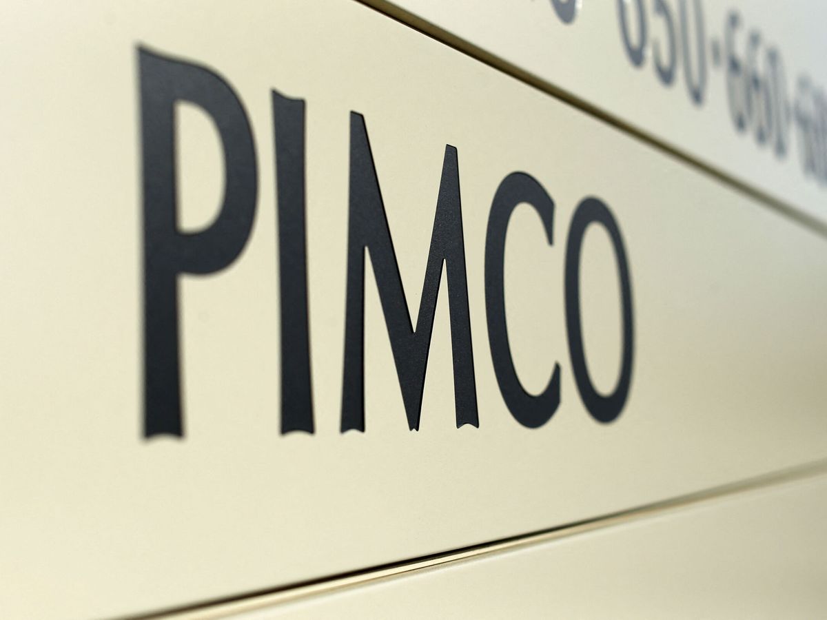 Foto: Logotipo de la gestora de fondos Pimco. (Reuters/Mike Blake)