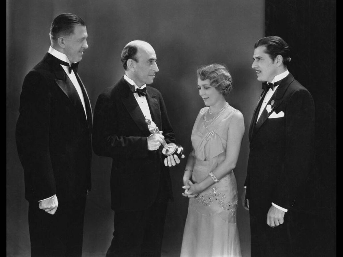 Foto: Mary Pickford recibiendo su primer Oscar. (Academia de Hollywood)