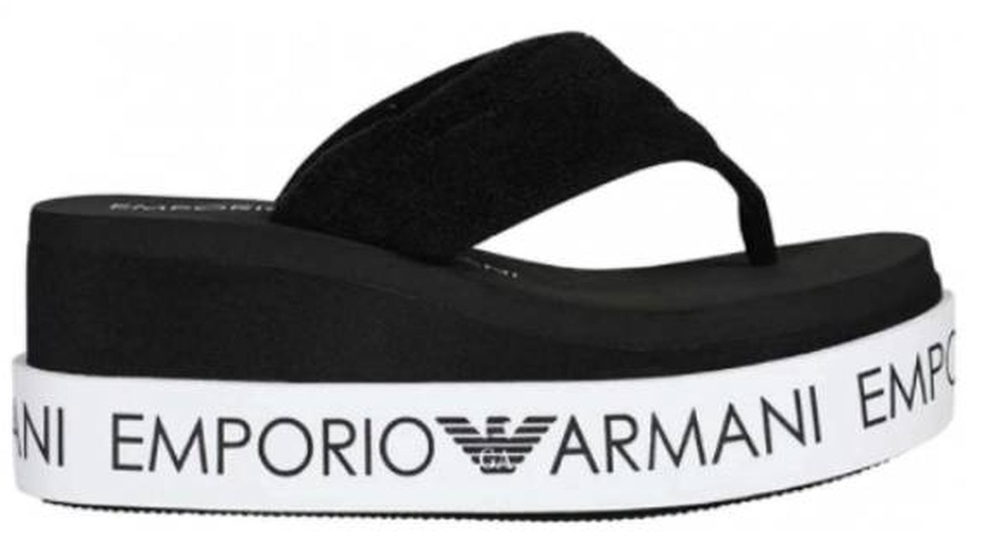 Sandalias de Emporio Armani. (Cortesía)