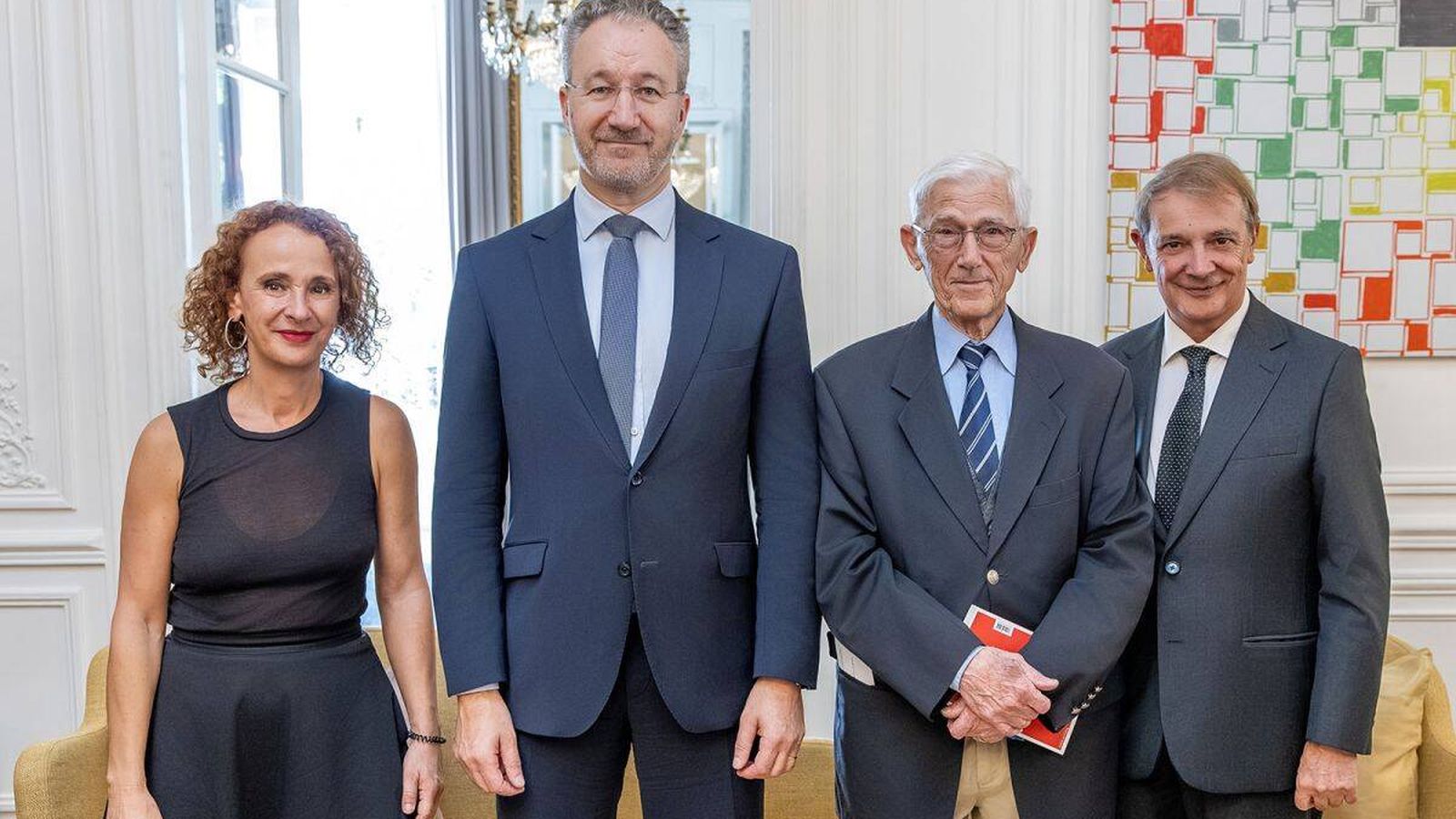Theodor Kallifatides reflexiona sobre el desarraigo, la lengua y la identidad con motivo del IV centenario de la reina Cristina de Suecia