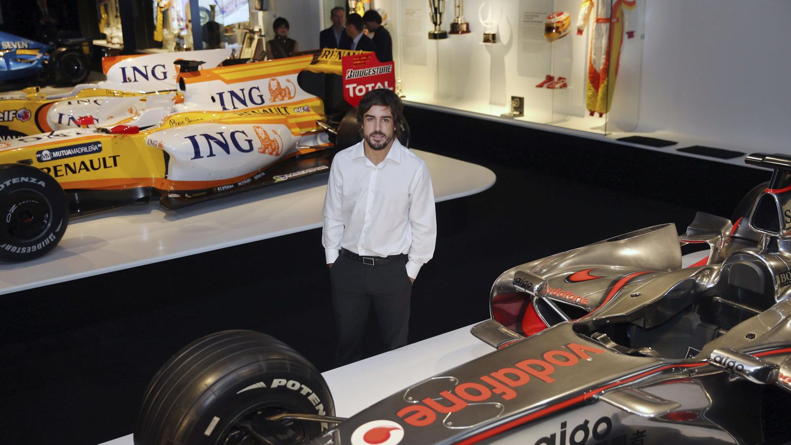 Foto: Alonso en la inauguración de su circuito y museo.