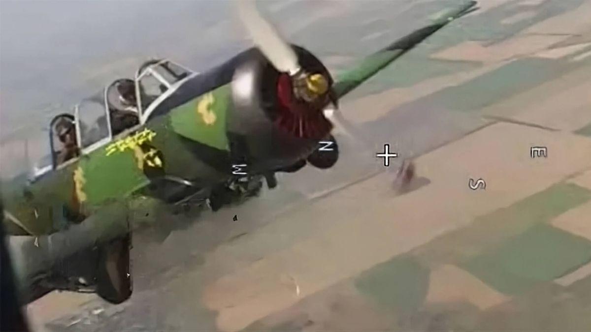 Rusia se desespera con el viejo avión soviético con el que Ucrania destruye sus drones