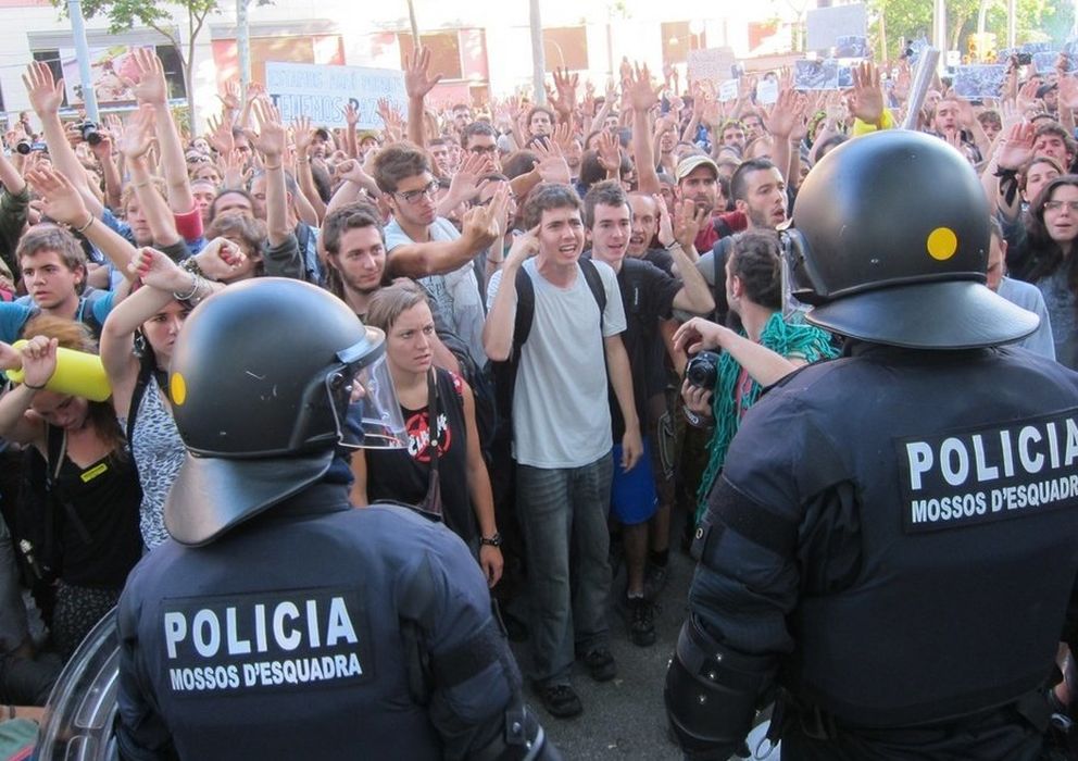 Foto: Asedio al parlamento catalán el 11 de junio de 2011. (EP)