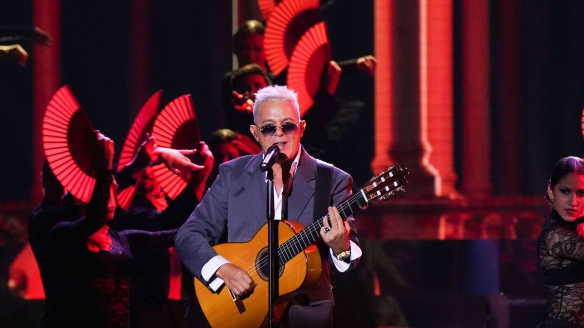Alejandro Sanz canta 'Corazón partío' en los Latin Grammy, Yatra su 'Energía bacana' y Juanes vuelve tras más de 20 años de su primer premio: así han sido las actuaciones de la gala