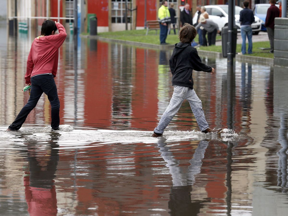 Foto: Alerta por inundación en Asturias. (EFE)