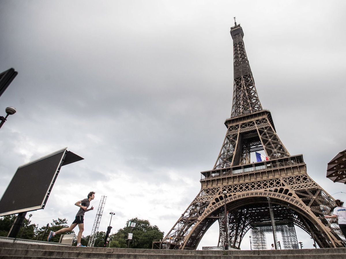 Foto: La Torre Eiffel aún posee 1.665 escalones (EFE)