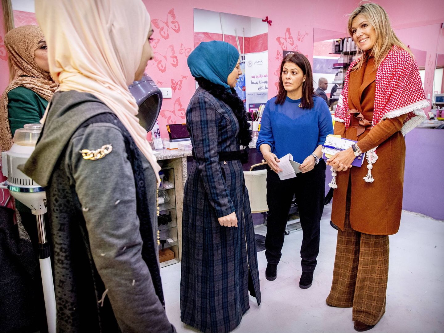 La reina Máxima durante su visita a mujeres empresarias en Zarqa. (Cordon Press)