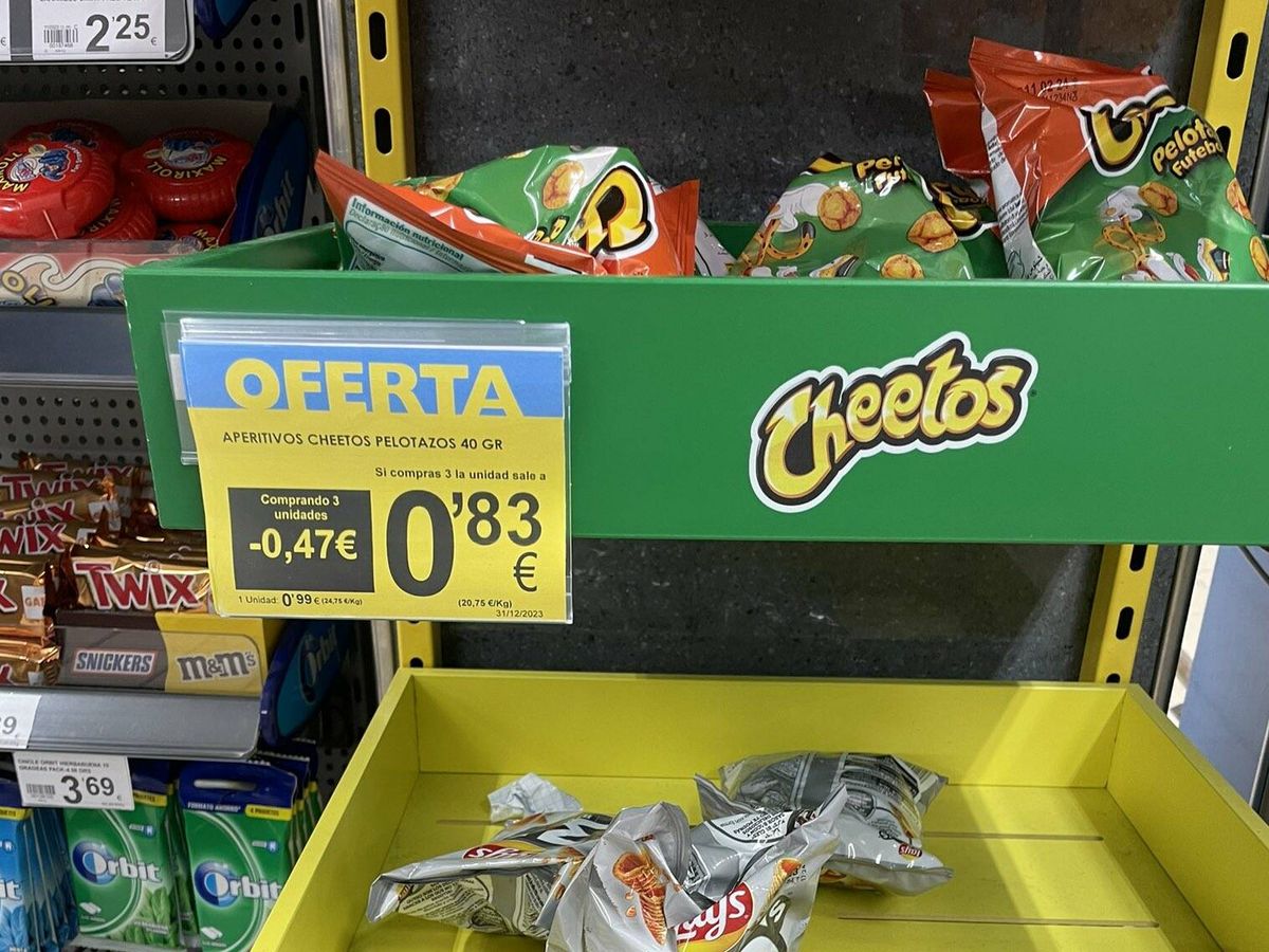 Foto: Las bolsas de patatas no se libran de la inflación. (Twitter/@andres_278)