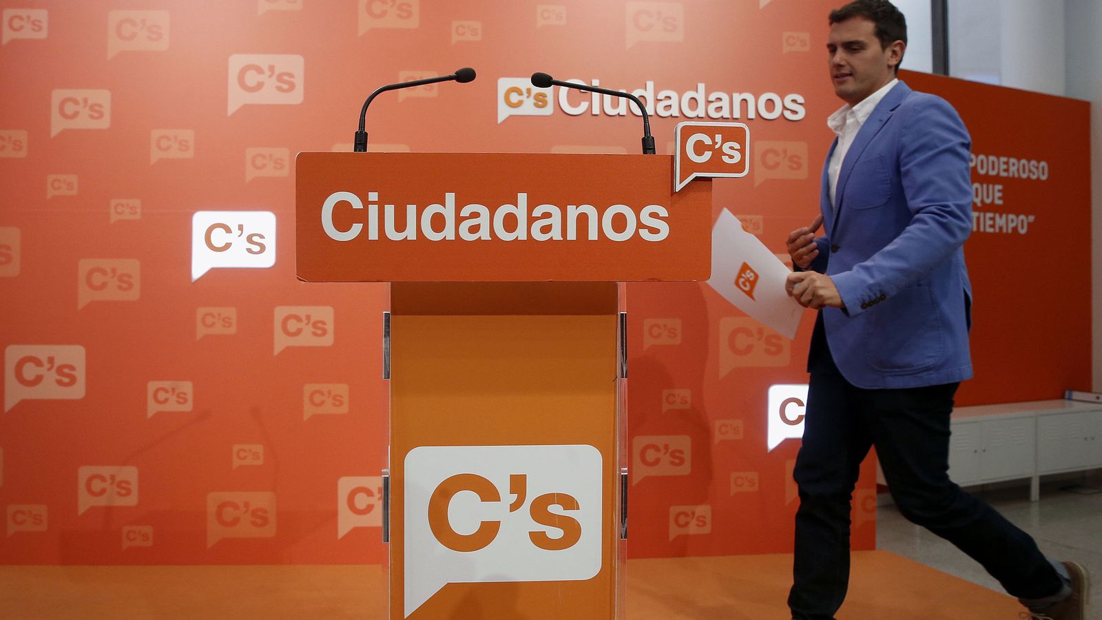 Foto: El presidente de Ciudadanos, Albert Rivera, a su llegada a la rueda de prensa posterior a la reunión que la Ejecutiva Nacional. (EFE)