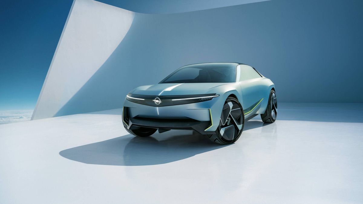 Los nuevos Opel Crossland y Grandland llegan en 2024; el Insignia eléctrico, más adelante