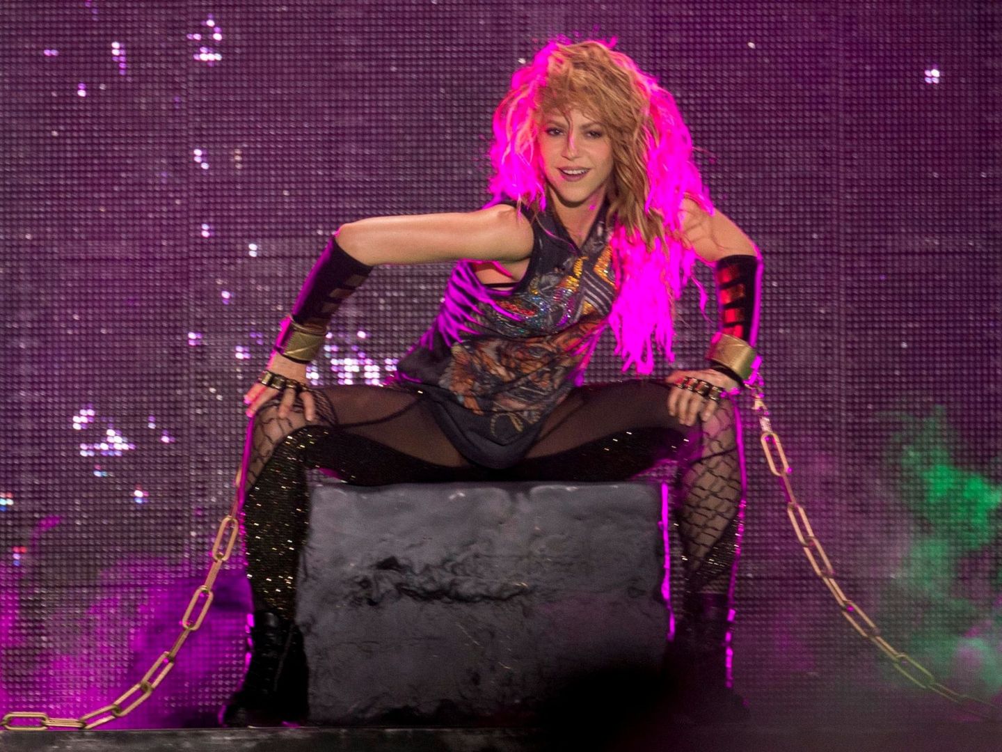 Shakira, en su concierto en Barcelona. (EFE)