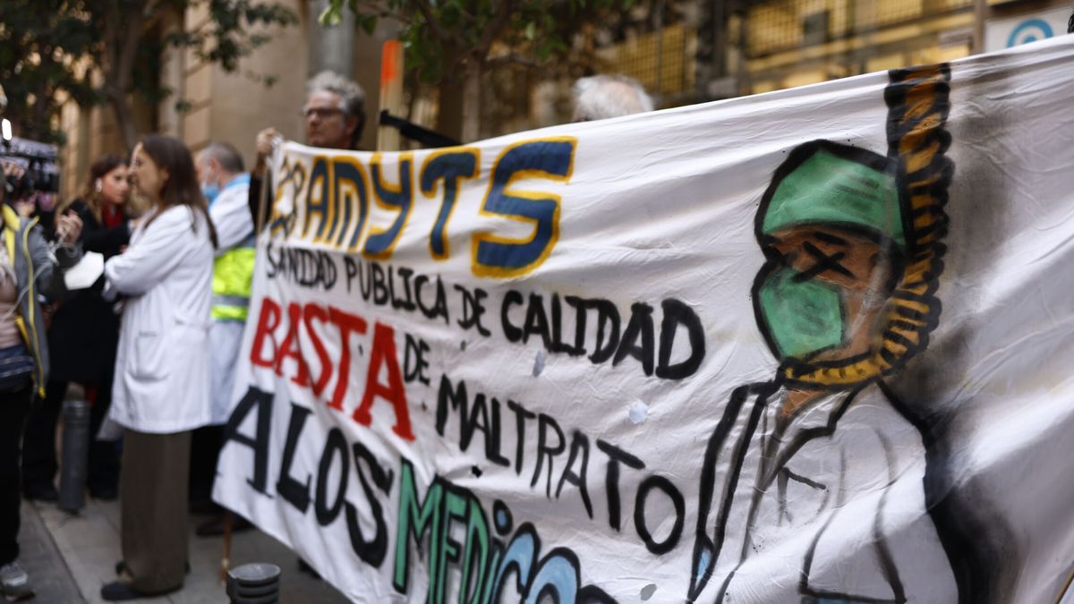 ¿Por qué los médicos de Madrid van a la huelga? Estos son los motivos de los sanitarios