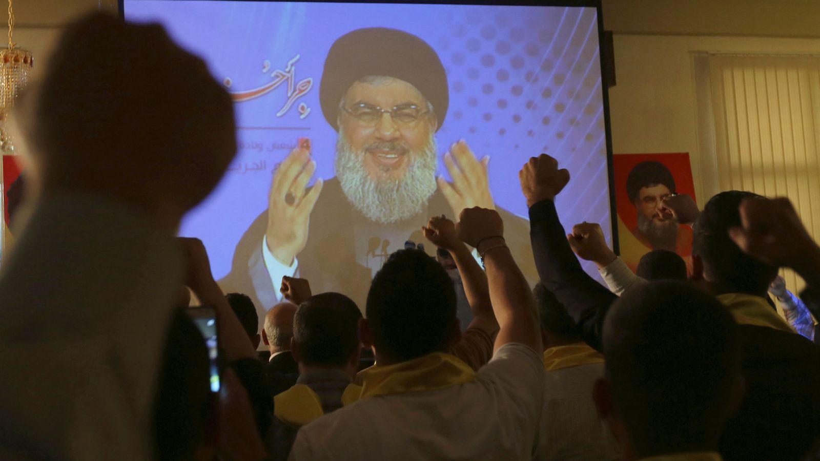 Foto: El líder de Hezbollah, Sayed Hasan Nasrallah, se dirige a sus seguidores a través de una pantalla en el Día de los Veteranos del Líbano, el 12 de mayo de 2016 (Reuters)