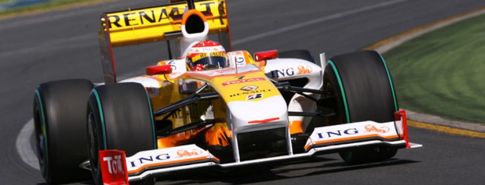 Foto: Fernando Alonso quinto, tras la descalificación de Trulli
