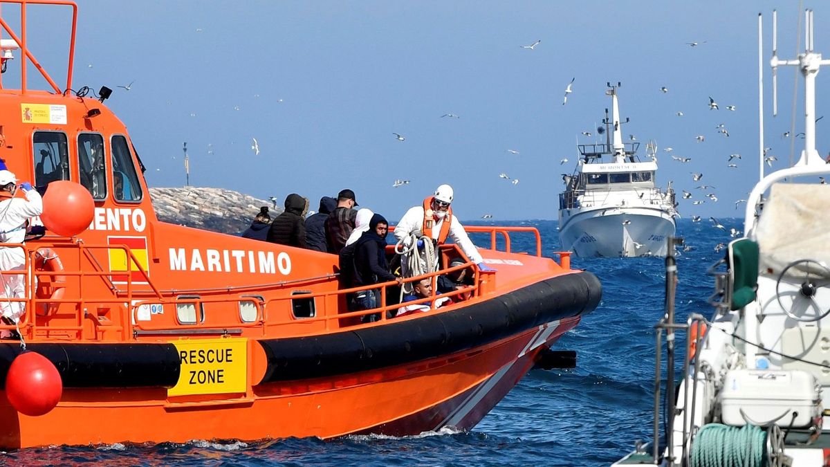 Mueren en Almería otros dos inmigrantes que fueron rescatados en patera en Alborán