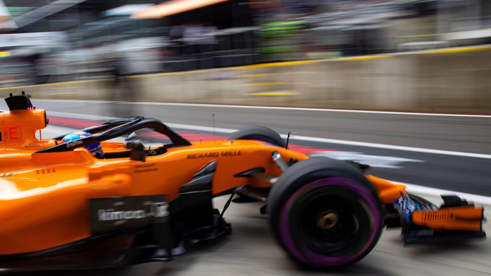 Foto: El McLaren de Alonso, en los entrenamientos. (Reuters)