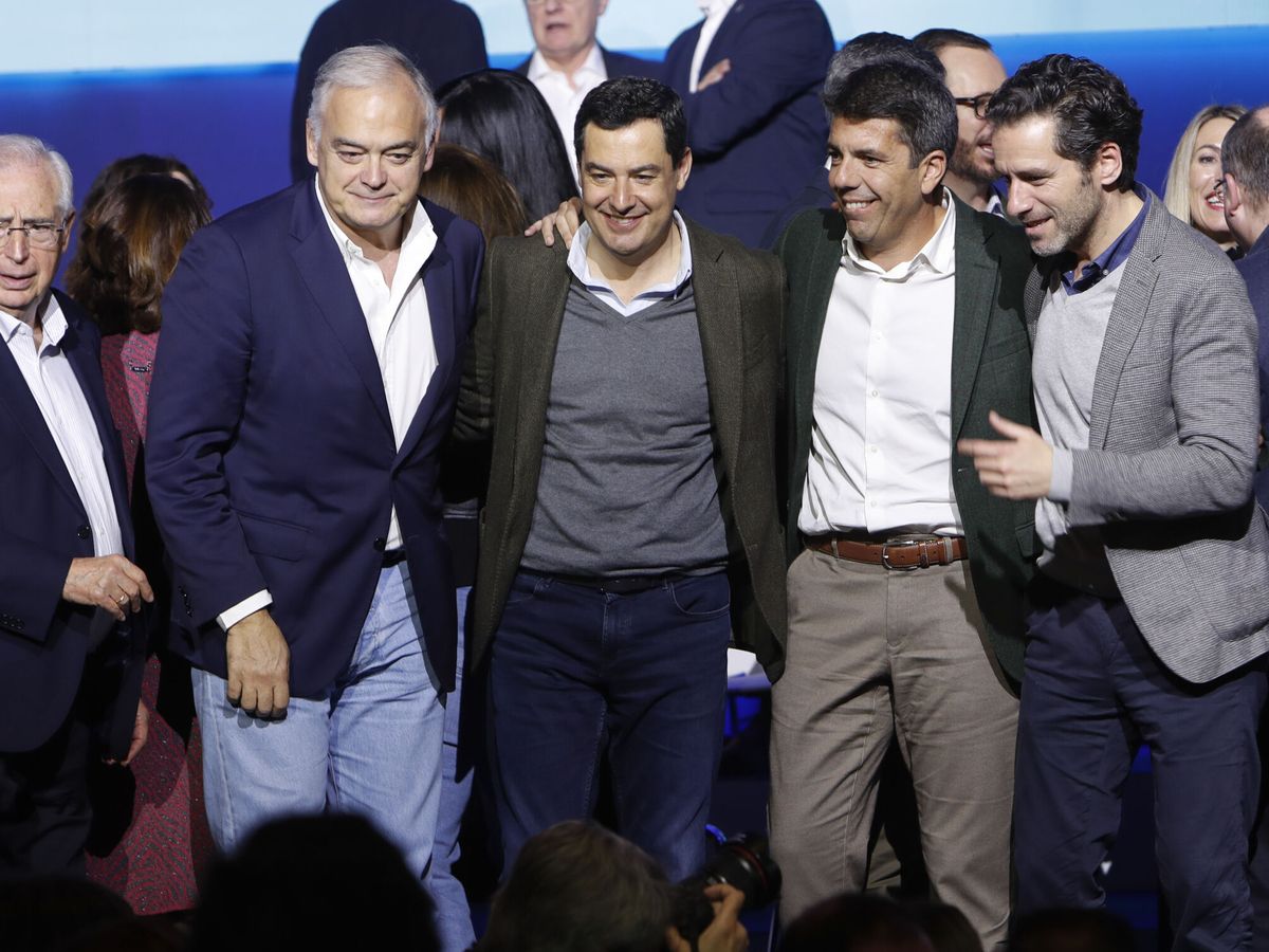 Foto: Imbroda, González Pons, Juanma Moreno, Carlos Mazón y Borja Sémper. (EFE)