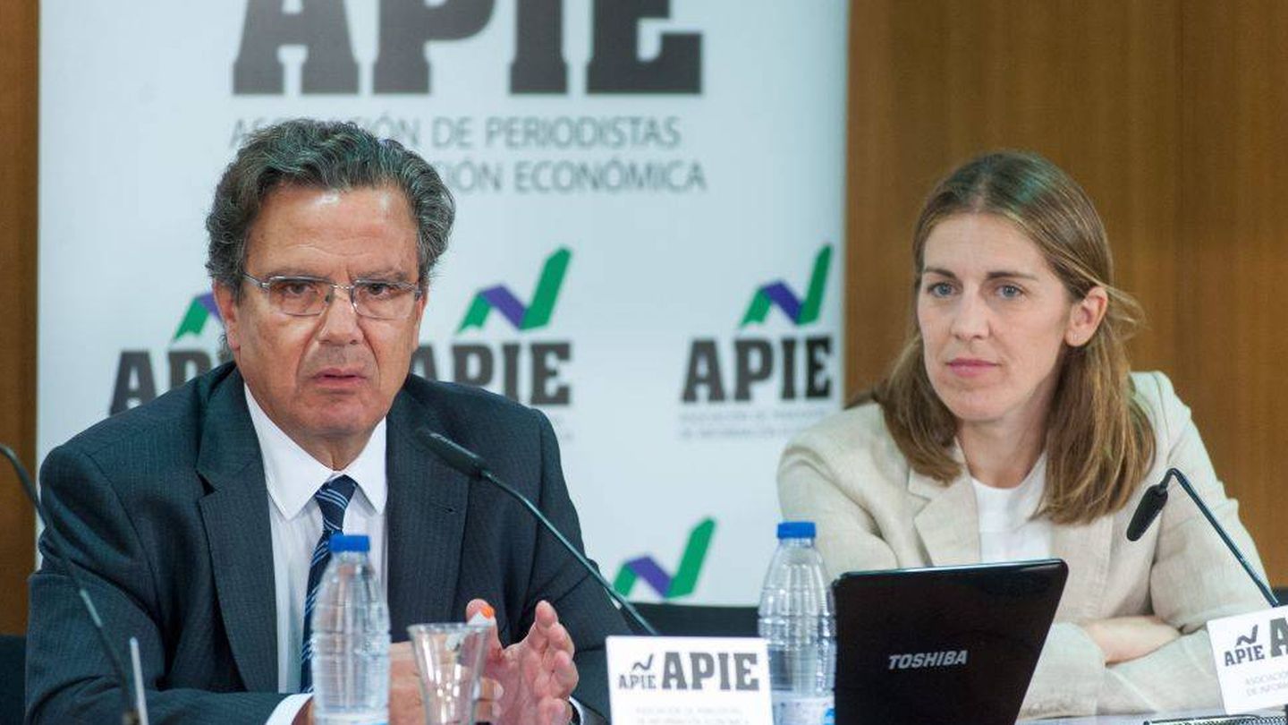 Paula Conthe, presidenta del FROB, junto al presidente de Sareb, Javier Torres. (APIE)