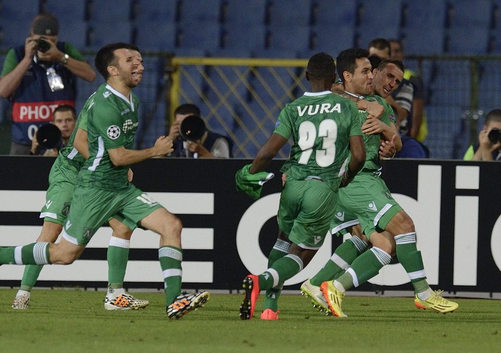 Foto: Los jugadores del Ludogorets celebran el gol que igualaba la eliminatoria (EFE).