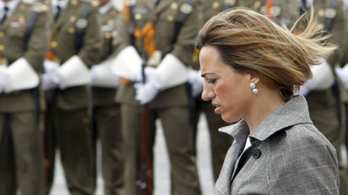 Chacón ignora las dudas sobre la misión española en Libia y carga contra Aznar
