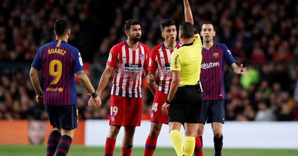 Foto: Diego Costa fue expulsado en el minuto 27 del FC Barcelona-Atlético de Madrid. (Reuters)
