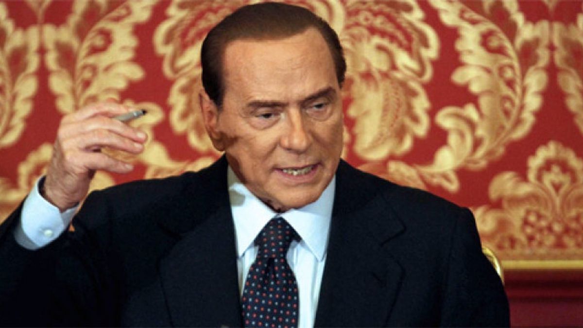 Berlusconi está dispuesto a no presentarse como candidato si Monti acepta liderar a los moderados