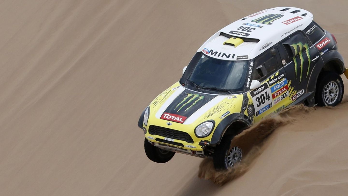 Spain's nani roma drives his mini during the 12th stage of the dakar rally 2014, from el salvador to la serena
