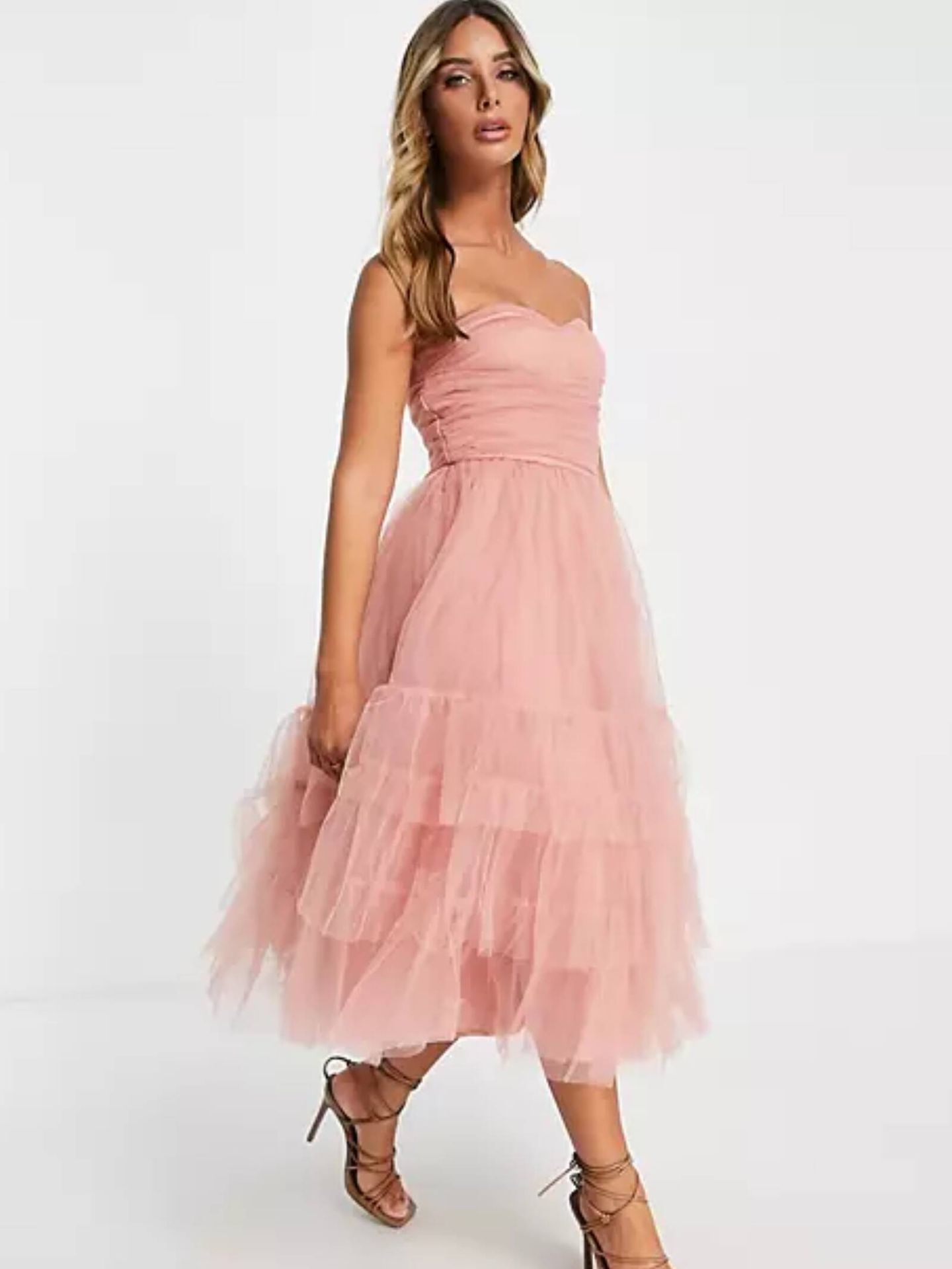 Un vestido rosa de Asos. (Cortesía)
