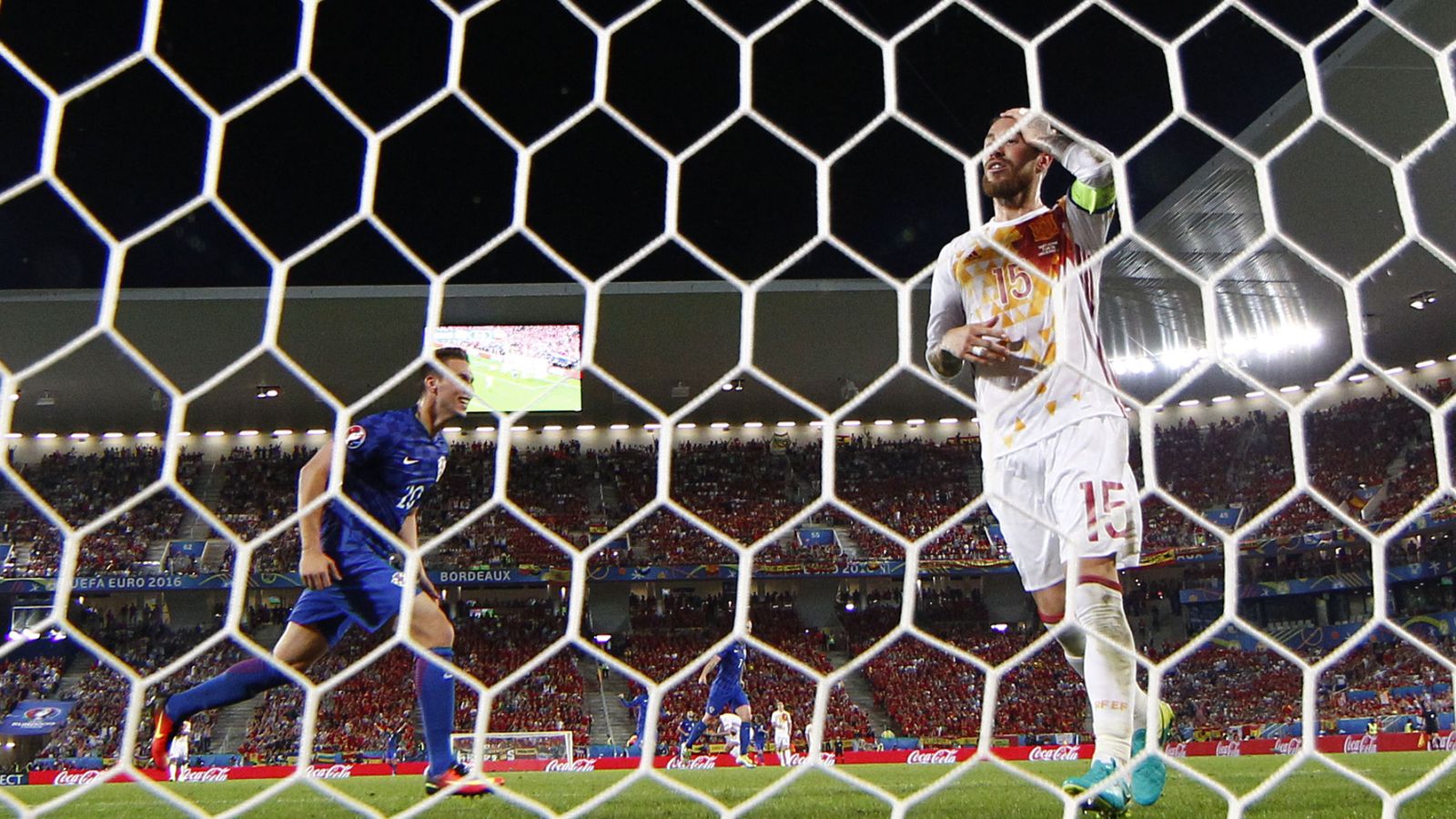 Foto: Ramos se lamenta tras el segundo gol de Croacia (Reuters)