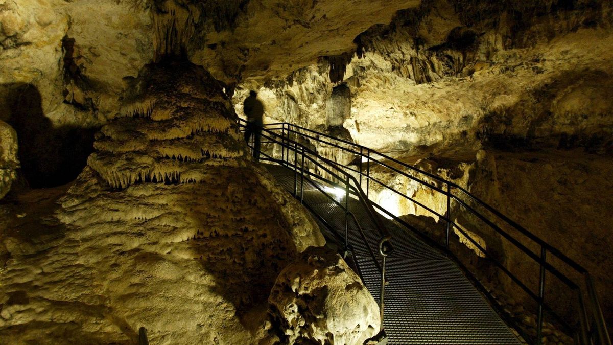 El cierre de las cuevas más visitadas de Granada explica la paradoja del empleo en la España vaciada
