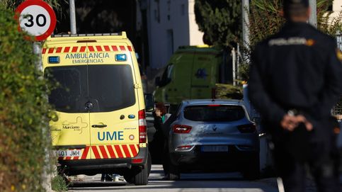 Noticia de Una persona fallecida y 13 heridas al volcar un camión sobre un autobús de trabajadores en Lorca (Murcia)