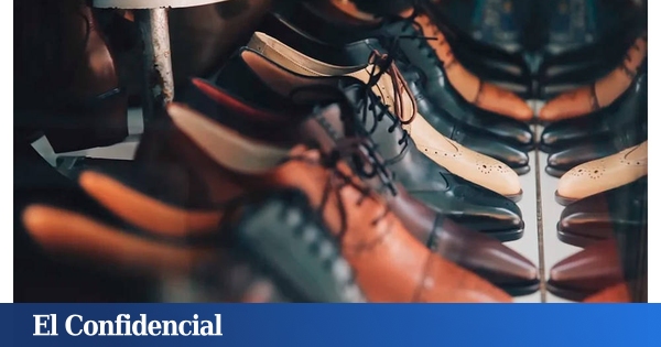 HOMCOM Estante Zapatero de Madera Estantería para Zapatos con 11 Estantes  Abiertos para 18 Pares de Zapatos y Armario con Cerradura para Pasillo