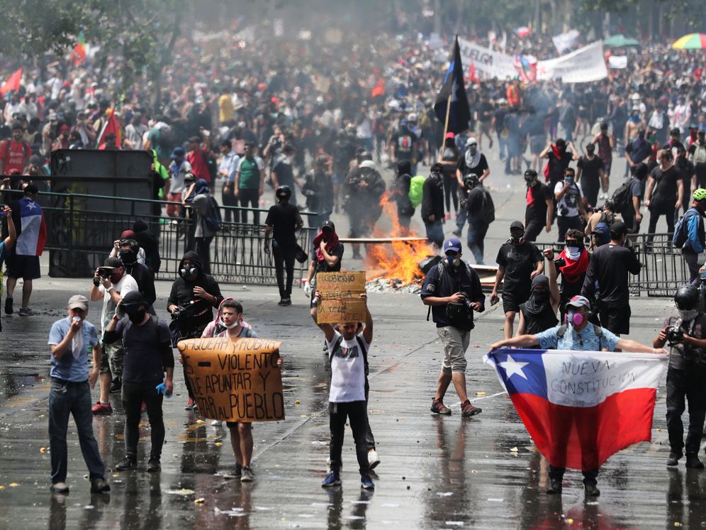 Foto: Los chilenos salen a la calle de nuevo para protestar contra el modelo económico. (Reuters)