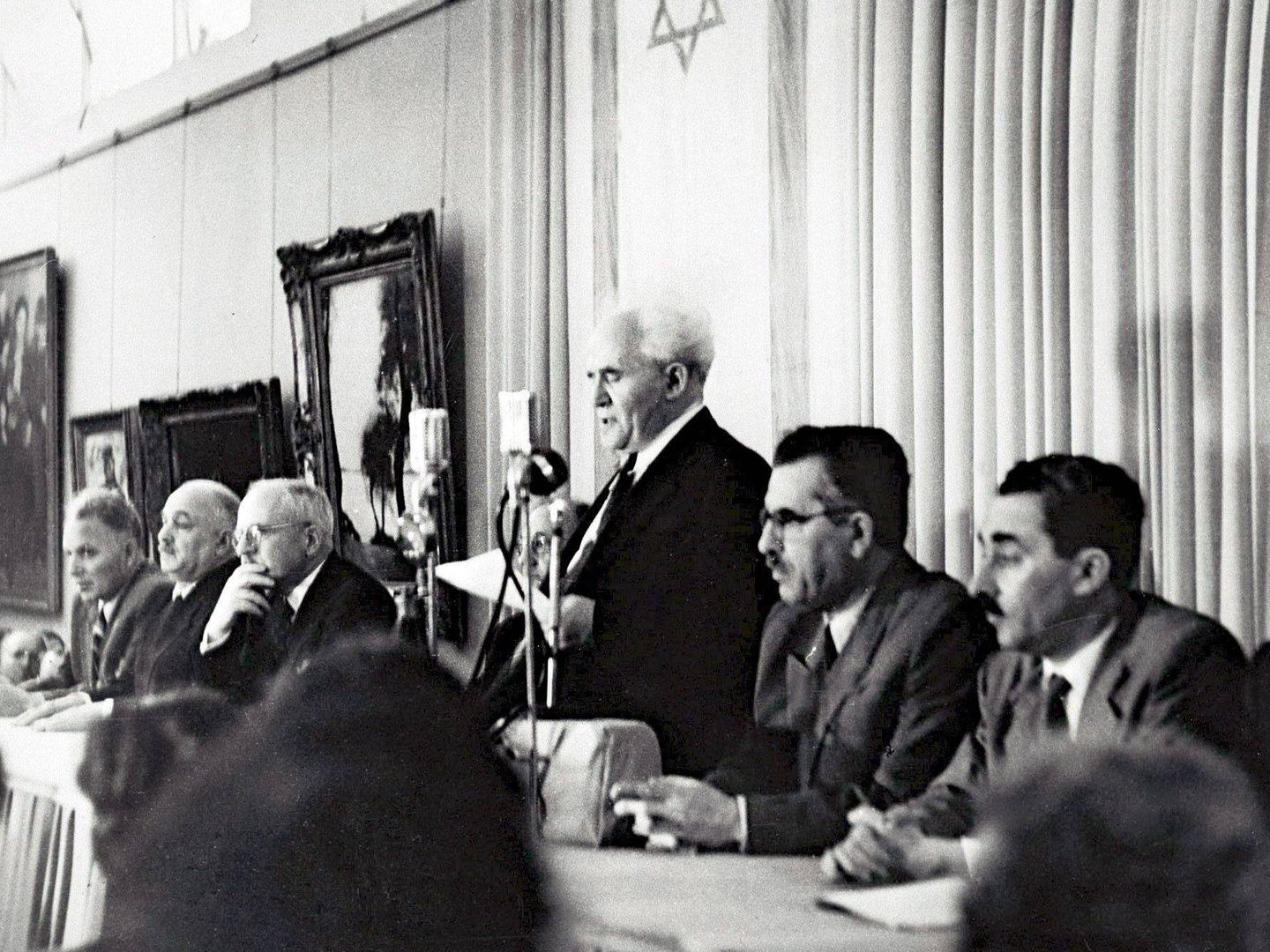David Ben Gurion en 1948 leyendo la declaración de independencia del estado de Israel. (EFE/Israeli Government Press Office) 