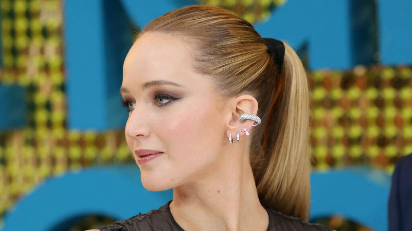 Detalles de los pendientes de Jennifer Lawrence. (Getty Images)
