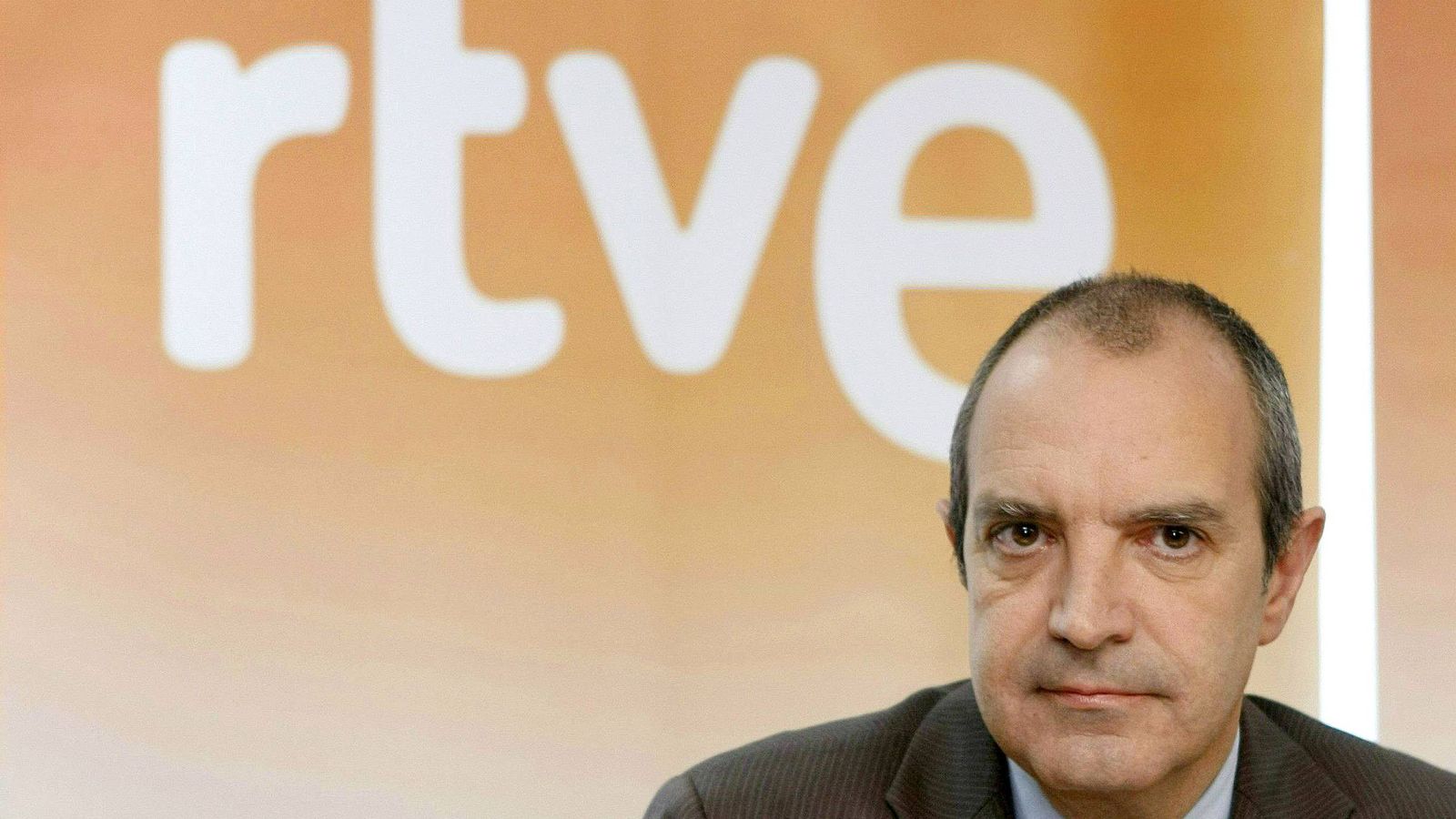 Foto: Luis Fernández, en su puesto de presidente de RTVE. (EFE)