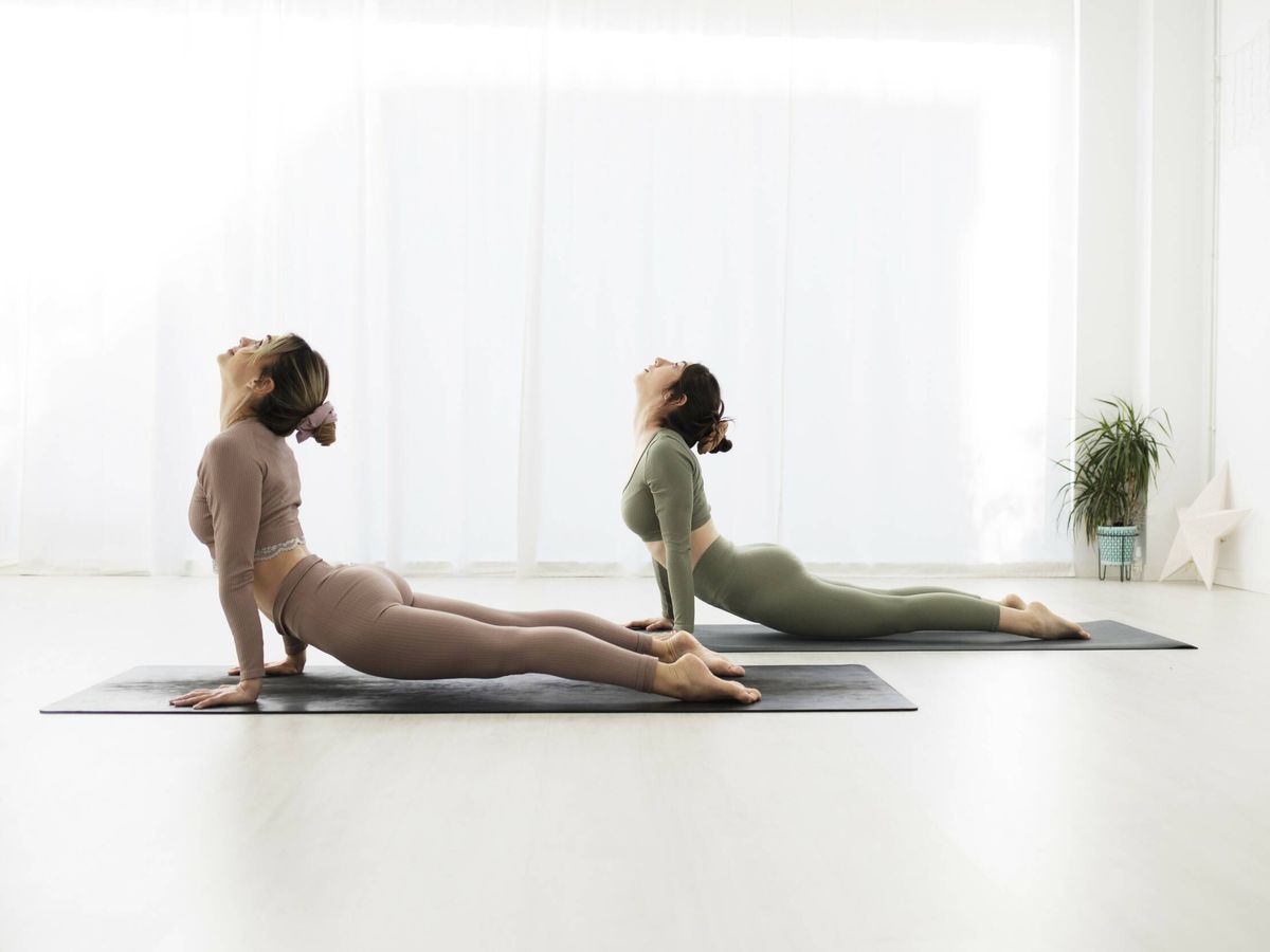 Foto: 3 ejercicios de yoga que puedes hacer a diario para tonificar tu cuerpo. (iStock)